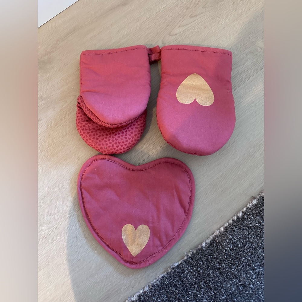 Heart Pattern Apron Set - Picture 2 of 3